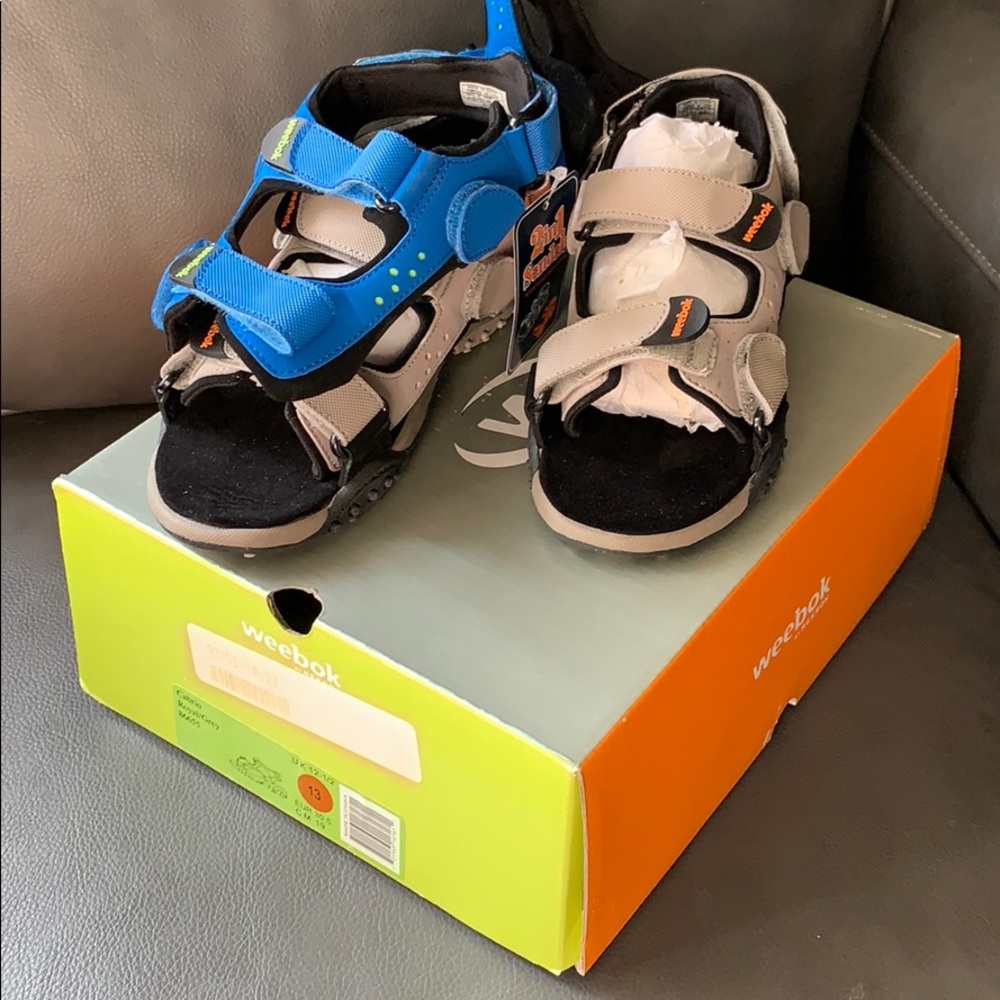New Weebok Cabrio sandals w/interchangable uppers